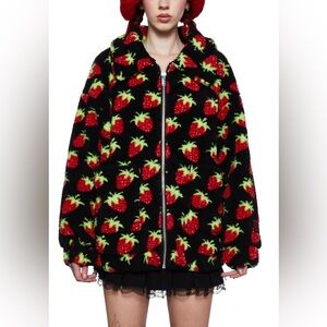 TRUE CONFECTIONS TEDDY JACKET
DOLLS KILL X STRAWBERRY SHORTCAKE